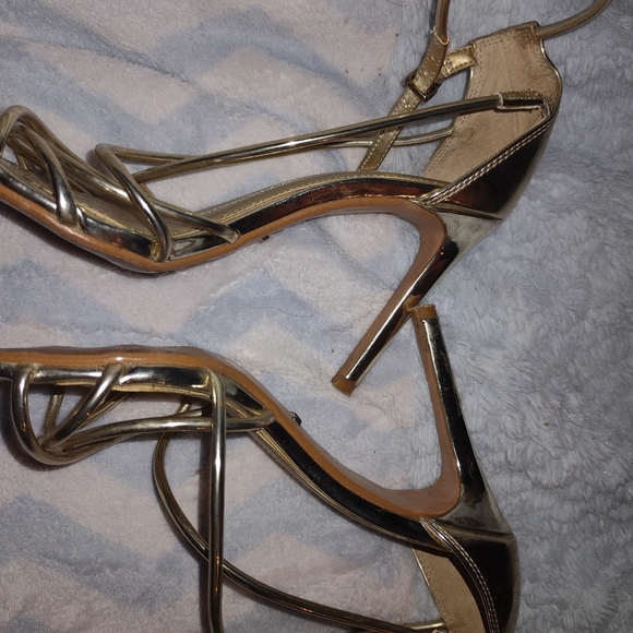 Gold strappy heels - Picture 4 of 5